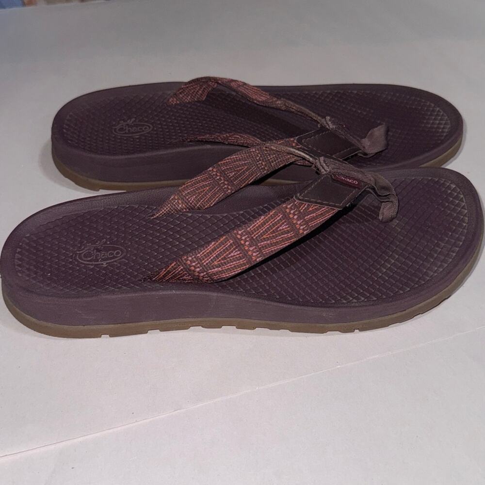 Chaco purple comfort outdoor flip flop thong sandals women’s size 7